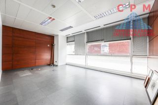 Lloguer Oficina a Arroyo de la Vega. Luminosa oficina de 803 m2, varios despachos y terraza.