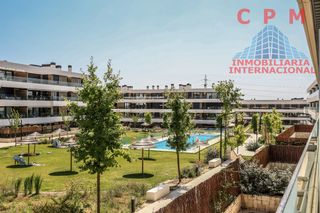 Miete Etagenwohnung in Urbanización La Moraleja. Lujoso piso sin amueblar, de 157 m2, 4 habitaciones y terraza; s