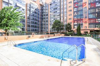 Miete Etagenwohnung in Legazpi. Luminoso amueblado piso 103 m2 y 2 habitaciones, situado en una
