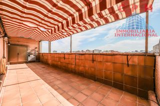 Alquiler Ático en San Juan Bautista. Magnífico ático, totalmente reformado y sin amueblar, de 70 m2,