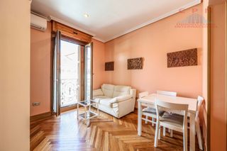 Location Appartement à Embajadores-Lavapiés. Magnifico piso amueblado de 60 m2, 1 habitación y 2 balcones; pr