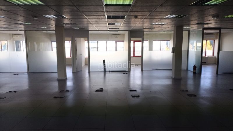 Foto ebbe3169-90e8-4028-aad7-22b3bb6e80d5. Edifici a Zona Industrial Alcobendas