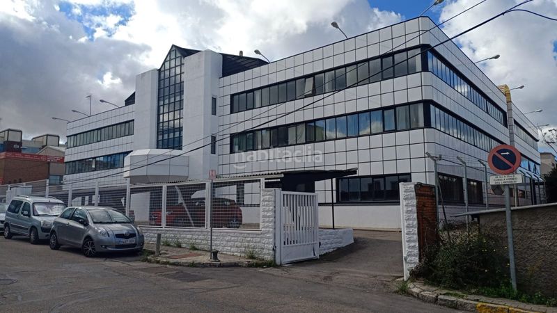 Foto fb272784-c411-4b61-980d-b55f727178e5. Edifici a Zona Industrial Alcobendas
