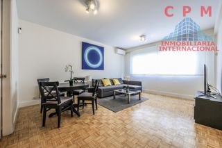 Rent Flat in Hispanoamérica-Bernabéu. Luminoso piso amueblado, de 74 m2, 1 habitación, próximo al metr
