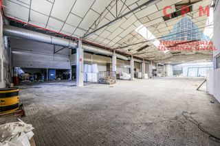 Location Bâtiment à usage industriel à Virgen del Rosario. Amplia y luminosa nave industrial de 980 m2, a pie de calle, con