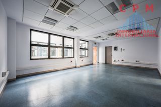 Affitto Capannone industriale in Campodón-Ventorro del Cano. Magnífica y luminosa nave de 3 plantas, con una superficie de 70