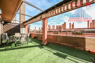Miete Dachwohnung in Delicias. Luminoso ático sin amueblar, de 130 m2, 3 dormitorios y terraza,