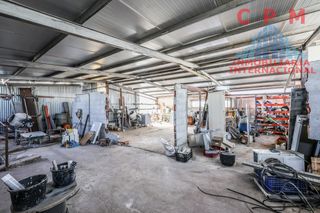 Nave industrial en Leganés Norte. Magnífica nave de 630 m2, dividida en 3 plantas, situada en el p