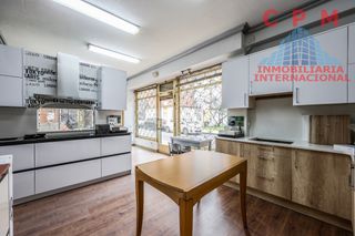 Rent Business premise in Los Ángeles. Luminoso local, de 90 m2 que hace esquina, con 2 fachadas, situa
