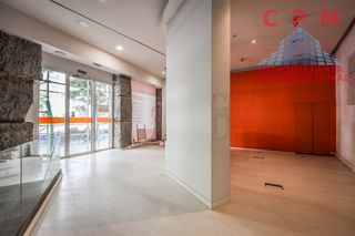 Rent Business premise in Goya. Luminoso local de 120 m2, totalmente exterior, de estupendas cal