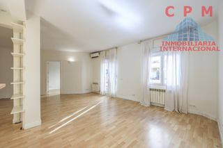 Affitto Appartamento in Ciudad Jardín. Luminoso piso totalmente reformado y sin amueblar, de 85 m2, 2 d