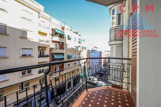 Lloguer Pis a Ciudad Jardín. Luminoso piso totalmente reformado y sin amueblar, de 85 m2, 2 d