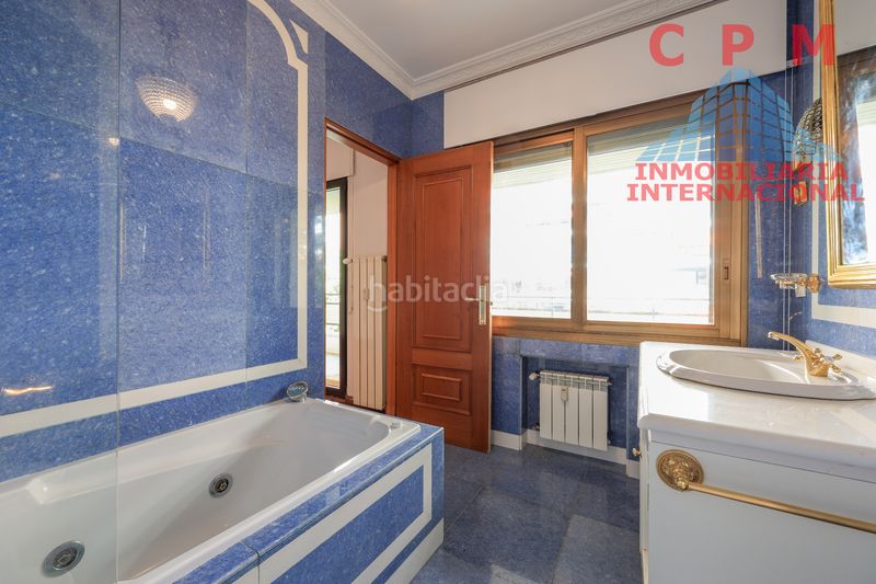 Foto 50eb471f-063e-46fa-bd84-03a0c37051dc. Alquiler piso magnifico piso sin amueblar, de 345 m2, 4 habitaciones y espectacular terraza de 80 m2; situado en urbanización cerrada.. en Madrid