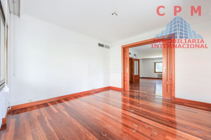 Foto 674f1fb7-3e80-4955-ba1f-b03e1f50b6aa. Alquiler piso magnifico piso sin amueblar, de 345 m2, 4 habitaciones y espectacular terraza de 80 m2; situado en urbanización cerrada.. en Madrid