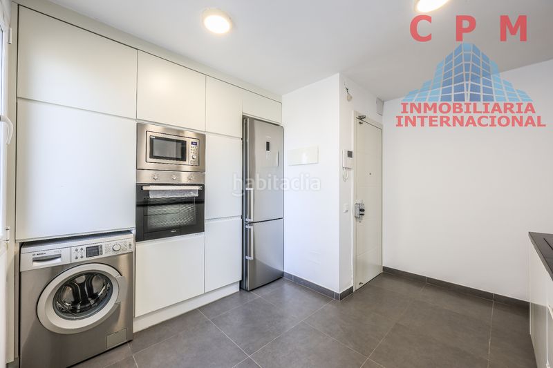 Foto c2a90cf9-9c90-44fa-a270-218061a9370a. Alquiler piso magnifico piso totalmente reformado y sin amueblar de 80 m2 y 2 dormitorios, situado en una urbanización cerrada. en Madrid
