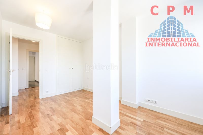 Foto d9d02987-b970-46cc-9b8a-84ae0e388a54. Alquiler piso magnifico piso totalmente reformado y sin amueblar de 80 m2 y 2 dormitorios, situado en una urbanización cerrada. en Madrid