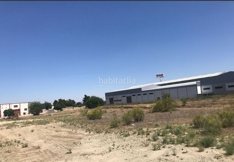 Foto 897f8ce5-cc2d-453e-bf4b-d0e8ea8bf515. Solar industrial estupendo terreno industrial, con una superficie de 8.027 m2, próximo al tren en Valdemoro