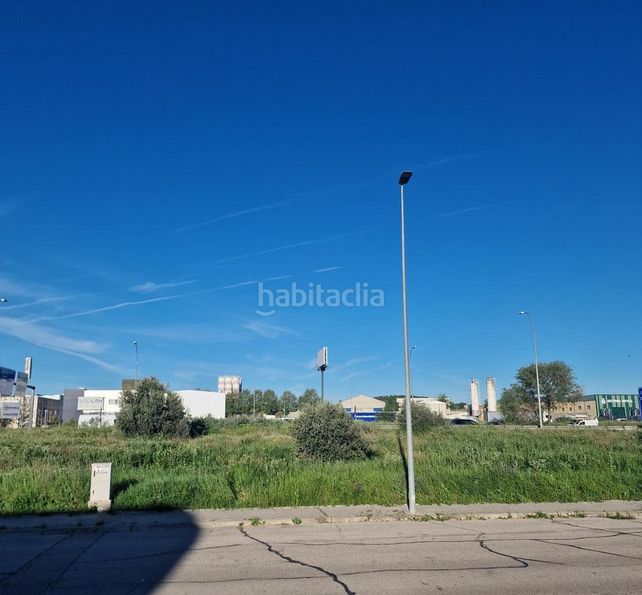 Foto b301b9fe-7ab6-49ad-920a-c63487a80f9f. Solar industrial estupendo terreno industrial, con una superficie de 8.027 m2, próximo al tren en Valdemoro