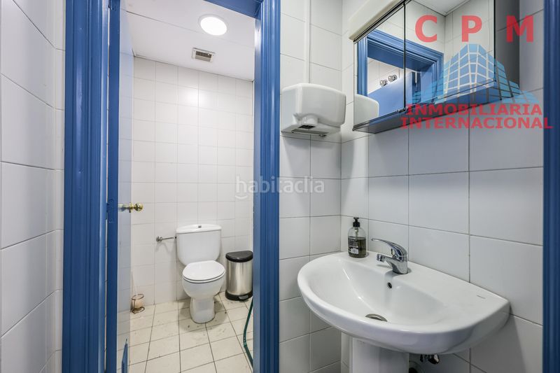 Foto de1f2634-35b3-4552-9b85-1e28dc0ff357. Nave industrial luminosa nave de 565 m2, a pie de calle, de 2 plantas, con zonas de producción y carga y oficinas, en un polígono industrial. en Madrid