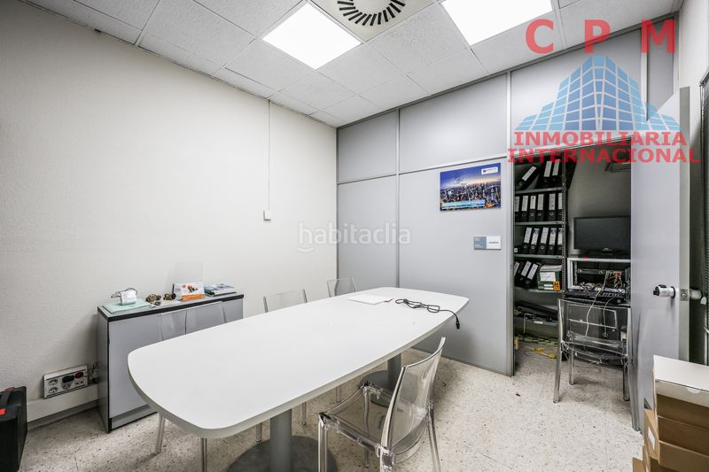 Foto ef41b944-8a09-4801-a11d-dbd79d14bf9c. Nave industrial luminosa nave de 565 m2, a pie de calle, de 2 plantas, con zonas de producción y carga y oficinas, en un polígono industrial. en Madrid