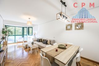 Etagenwohnung in Alameda de Osuna