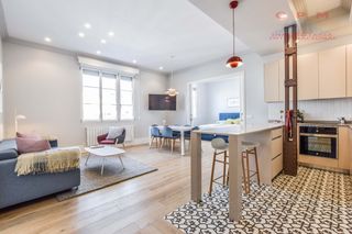 Location Appartement à Justicia-Chueca. Magnifico piso, reformado y amueblado de 85 m2 y 2 habitaciones,