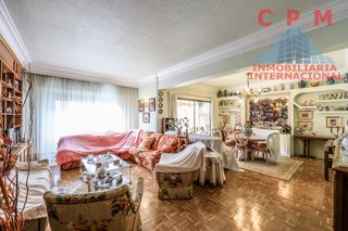 Appartement à Castillejos-Cuzco. Luminoso piso de 177 m2, 3 dormitorios y terraza, próximo a la e