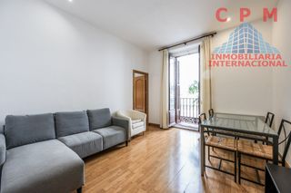 Location Appartement à Universidad-Malasaña. Luminoso piso totalmente reformado, a estrenar y amueblado, de 8