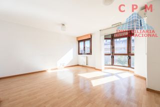 Location Appartement à Montecarmelo. Luminoso piso, reformado y sin amueblar, de 160 m2, 3 dormitorio