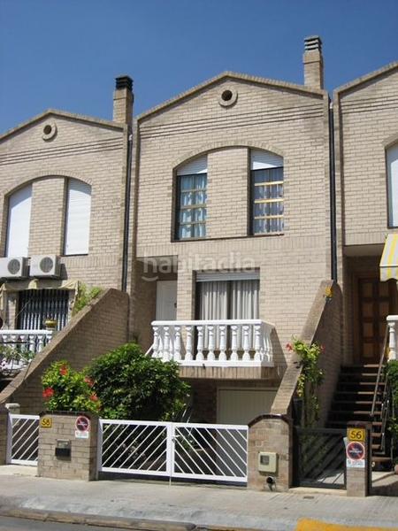 Foto c9843352-2ce9-4bce-b5f2-f9ced9bcf58c. Casa a schiera con parcheggio in Platges Sant Carles de la Ràpita