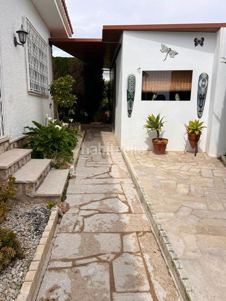 Foto 0c7ee1e5-c85e-4e5b-b16f-39480a348d3b. Xalet amb aparcament a Alcanar