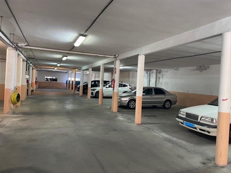 Foto e1dd6e92-9331-4f2d-8250-72555a25ae33. Parking voiture dans calle real 36 dans Valdemorillo pueblo Valdemorillo