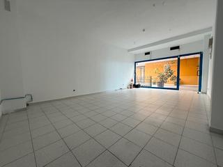 Local Comercial en Calle las Fraguas 3