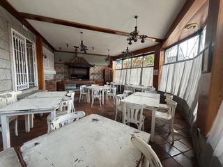 Local Comercial a Calle real 13. Local muy bien ubicado y con muchisima luz