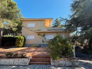 Chalet en Calle ladera cordeles 14. Amplio chalet bien cuidado