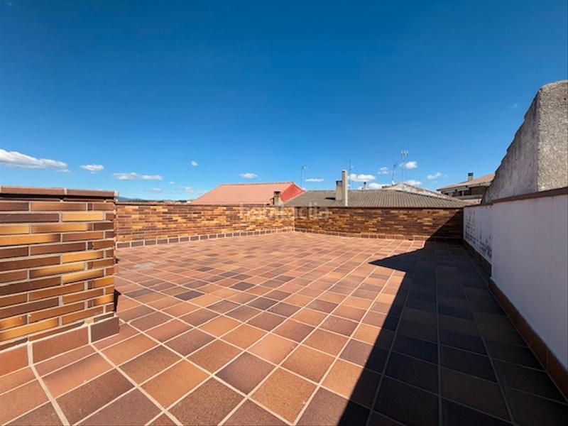 Foto 78ea1a26-a05f-411a-a1fd-47c18cd6504c. Rent penthouse in calle real 36 in Valdemorillo pueblo Valdemorillo