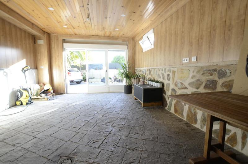 Foto 2abd6935-1505-425e-a220-b5f100828232. Casa aparellada amb calefacció piscina a Las Lomas Seseña