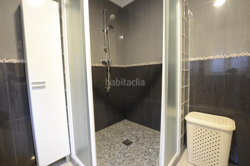 Foto f9bbea77-212f-48d0-8565-1d5e1b955248. Casa aparellada amb calefacció piscina a Las Lomas Seseña