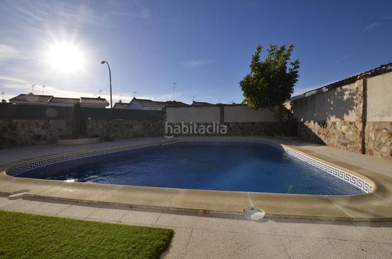 Foto ff134e58-1f29-4b54-ad5e-78891e21c999. Casa aparellada amb calefacció piscina a Las Lomas Seseña