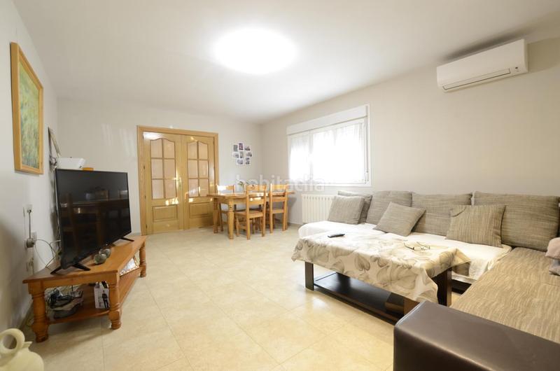 Foto 06072e6e-5756-4388-997b-ab81f6d53335. Casa bifamiliare con riscaldamento piscina in Las Lomas Seseña