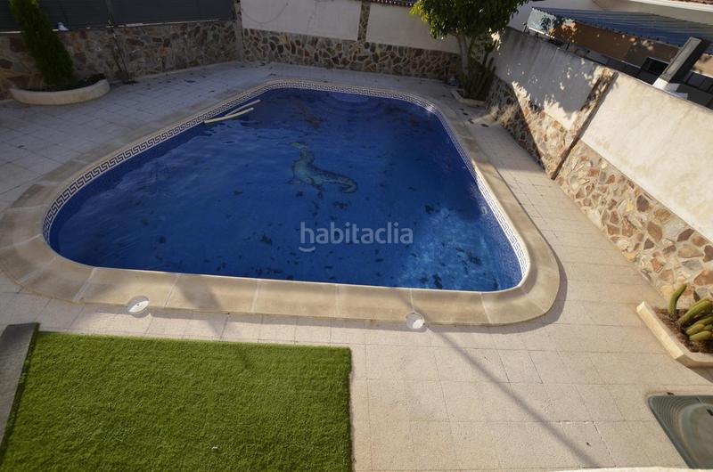 Foto afcd1262-c71a-43ca-b5cb-b1d031cd7e65. Casa pareada en Las Lomas Seseña