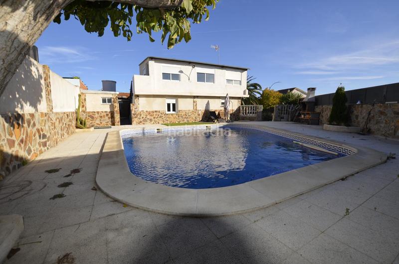 Foto f9aa9f11-192d-4082-874a-ae5d3576b650. Casa pareada en Las Lomas Seseña