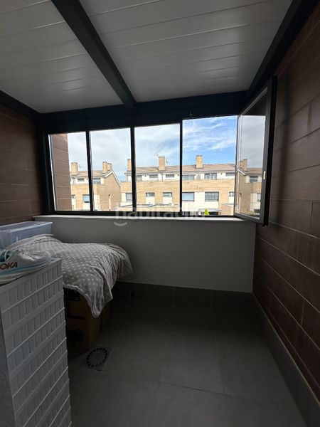 Foto 0db7e4c6-e31a-48b9-af20-4aa56a7755a2. Casa adossada amb calefacció aparcament piscina a Valdemoro