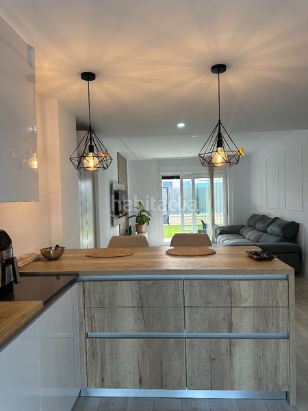 Foto 8adee53a-3e46-409d-81e6-755a9a544942. Casa adossada amb calefacció aparcament piscina a Valdemoro