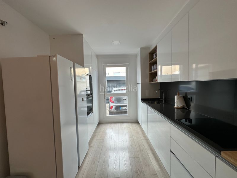 Foto 9f22aa5f-7b62-44eb-91a9-8f2aef946e4c. Casa adossada amb calefacció aparcament piscina a Valdemoro