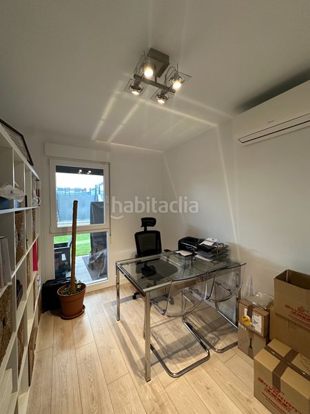 Foto b0155ae7-2dae-4f08-98d6-9958540c89a0. Casa adossada amb calefacció aparcament piscina a Valdemoro