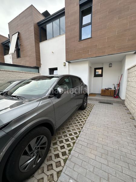 Foto cc7ff32c-4e34-41fc-ba54-c9bbae09b208. Casa adossada amb calefacció aparcament piscina a Valdemoro