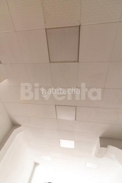 Foto cf286333-52f0-422f-a0b2-c03085c3fbc6. Alquiler local comercial  renovado en Igualada
