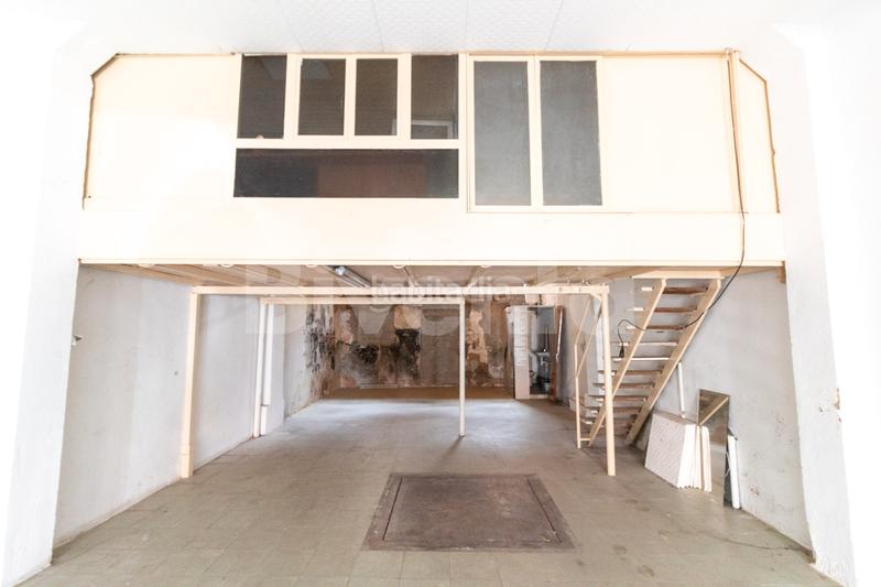 Foto cf47bd2c-a666-4802-a1fb-1b131e16bc97. Alquiler local comercial  renovado en Igualada