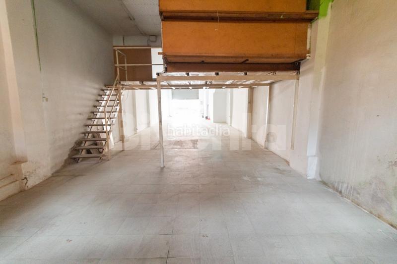 Foto 3d7cfe3a-7225-4ea8-8a6b-24789537e9f8. Lloguer local comercial a Centre Igualada